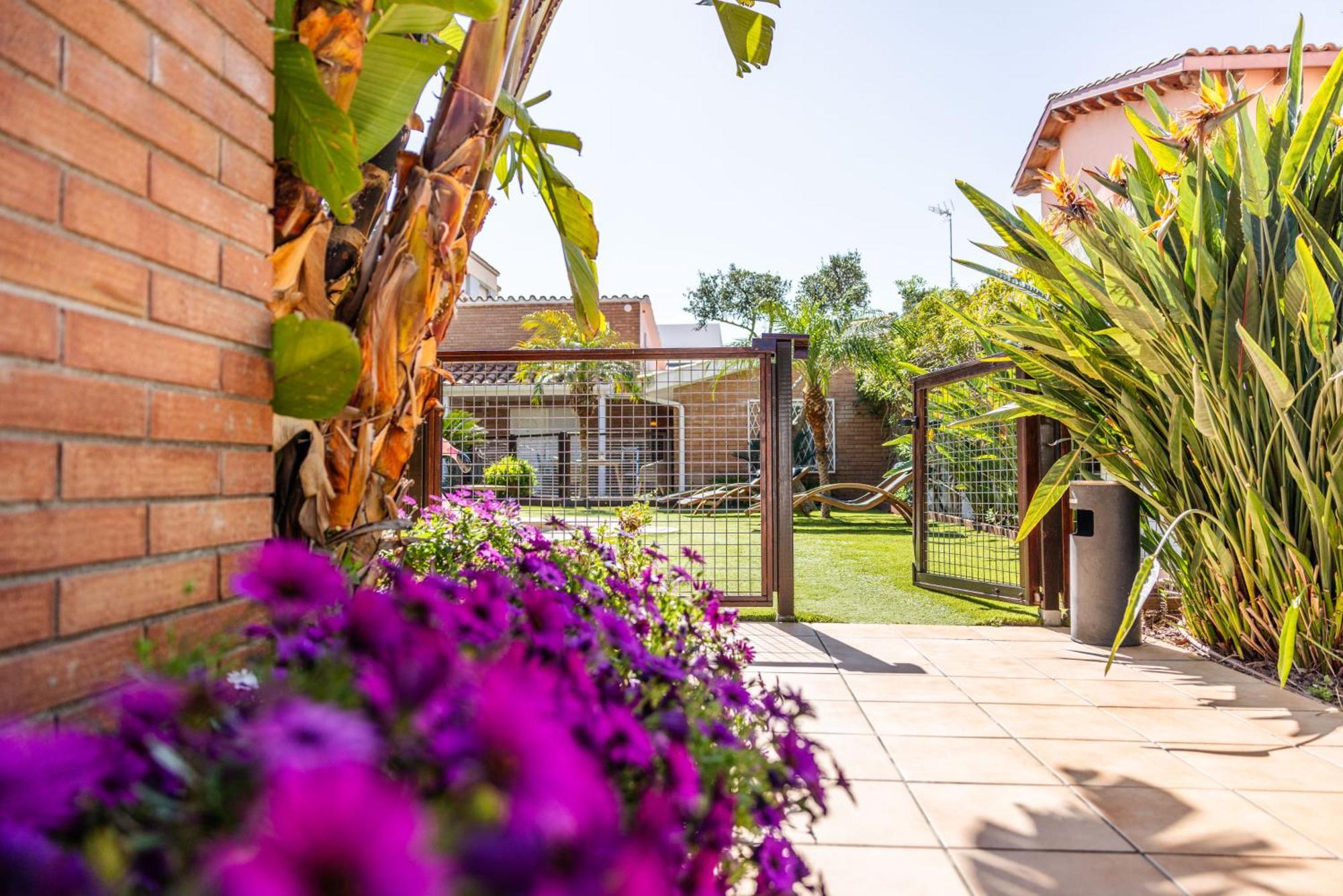 Rambla De Marisol Apartments Castelldefels Εξωτερικό φωτογραφία